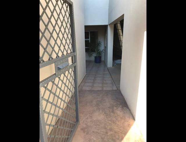 3 BEDROOM HOUSE SOLD IN SINOVILLE